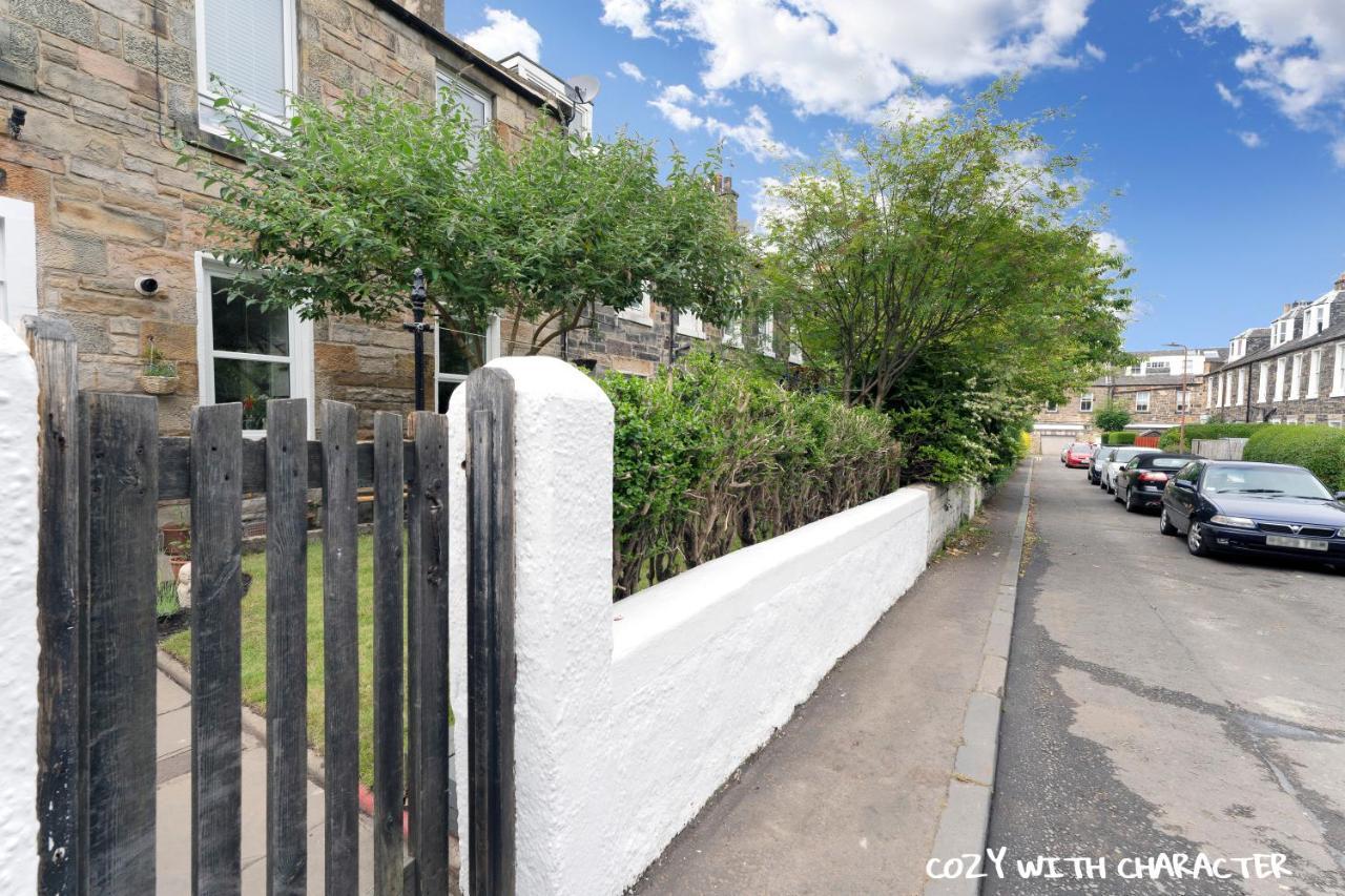 Cozy With Character Cochrane At Leith Links Park Apartment *