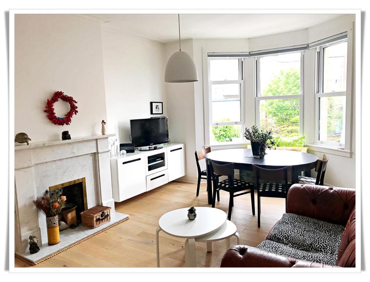 Spacious And Modern 2 Bedroom Flat Near The Centre