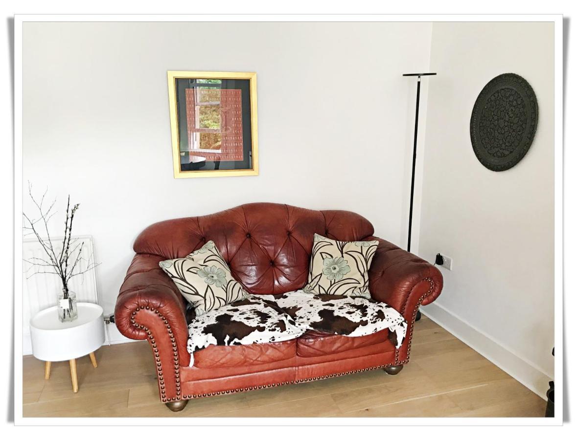 Apartment Spacious And Modern 2 Bedroom Flat Near The Centre *