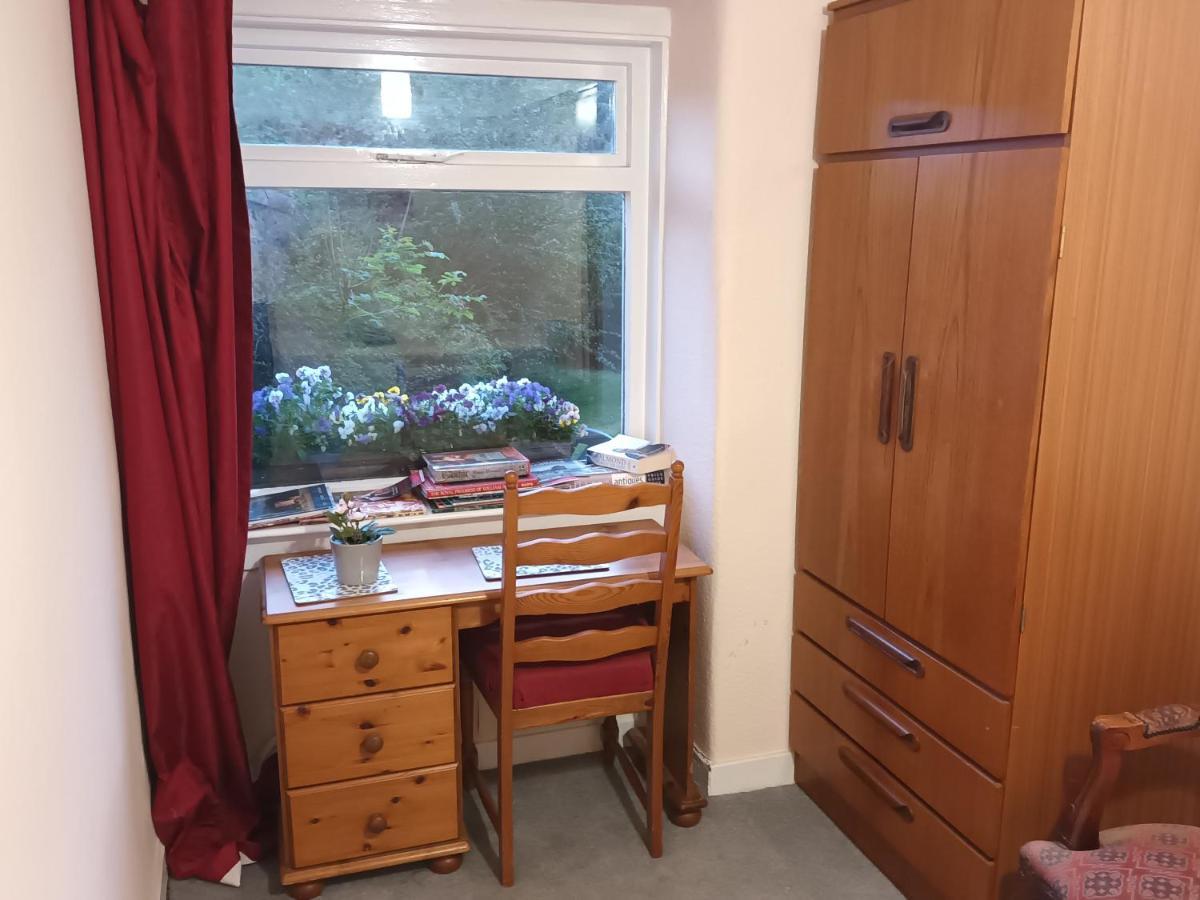 Apartment Victorian 3 Bedroom With Free Parking And Private Garden *