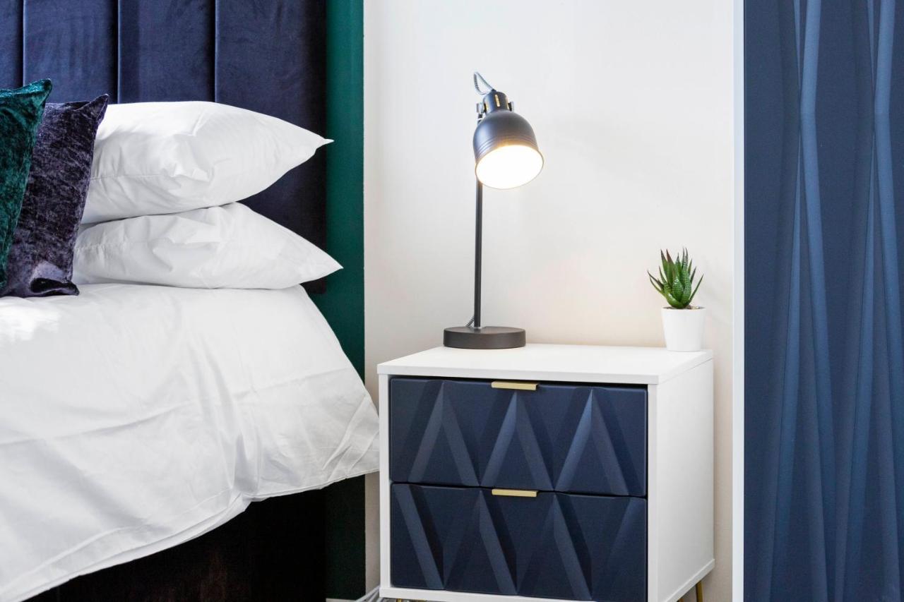 Apartment Stylish 3 Bed Abode-parking And Garden EDI