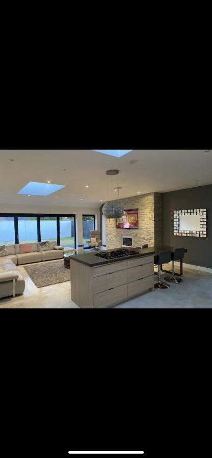 Perfect 4 Bedroom 2 Bathroom Holiday home Edinburgh