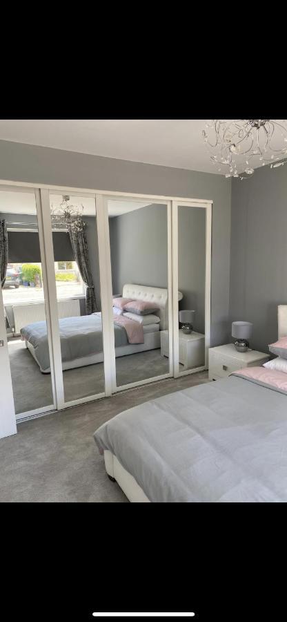 Holiday home Perfect 4 Bedroom 2 Bathroom *