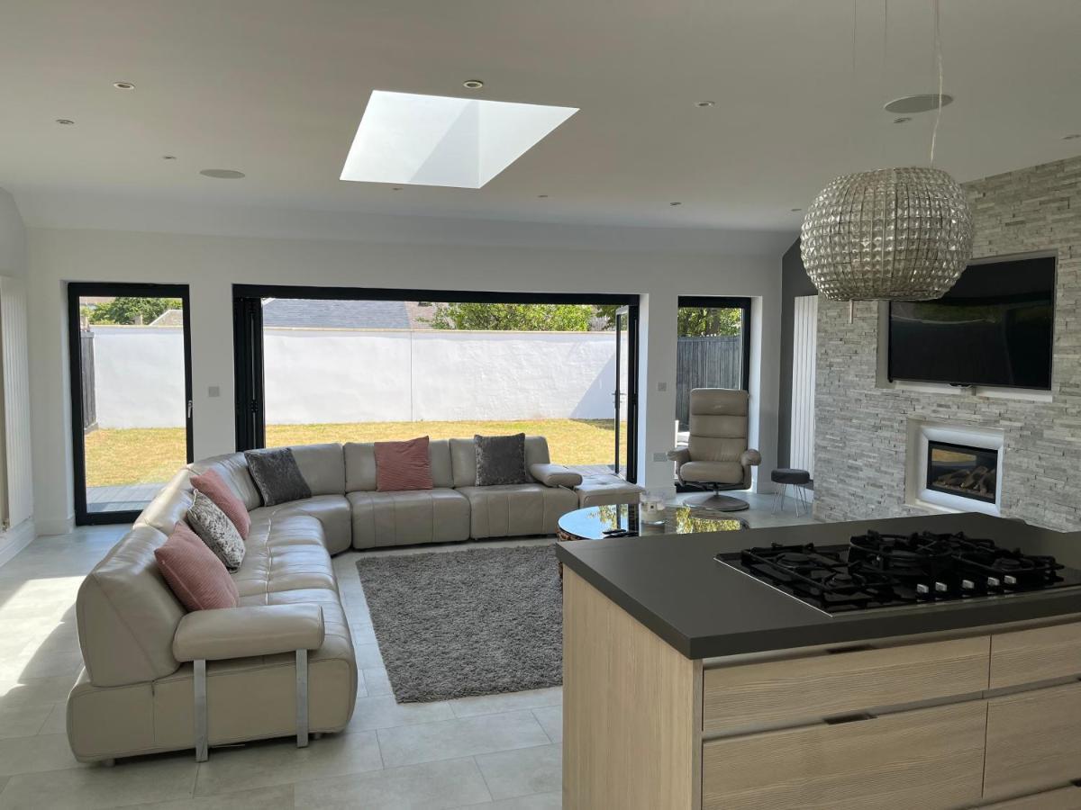 Perfect 4 Bedroom 2 Bathroom Holiday home