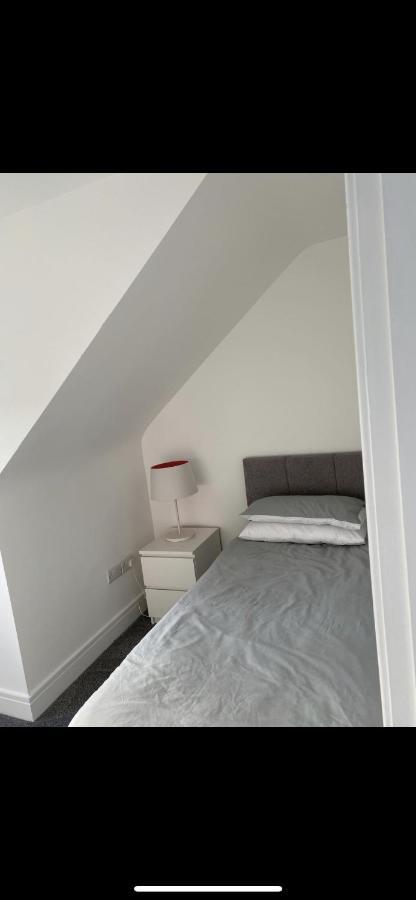 Perfect 4 Bedroom 2 Bathroom Holiday home *