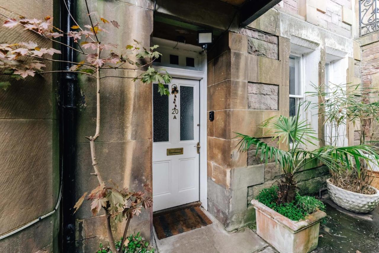 Special Basement Close To The Meadows Apartment *