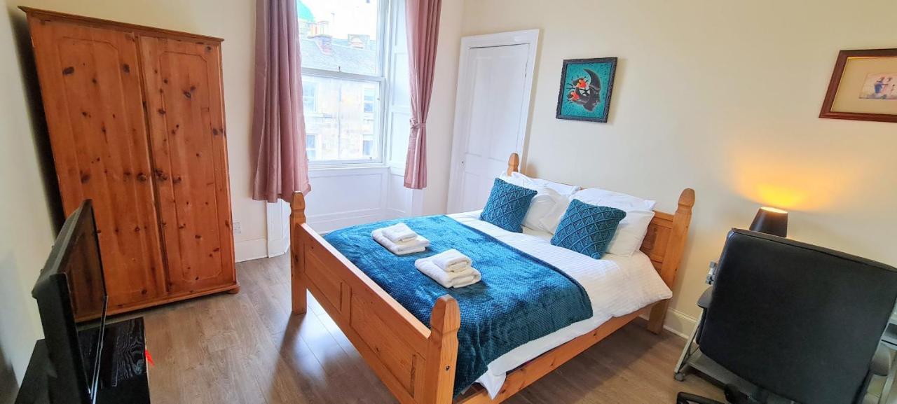 Spacious Ensuite In Centre - Five Star Amenities - Excellent Location EDI