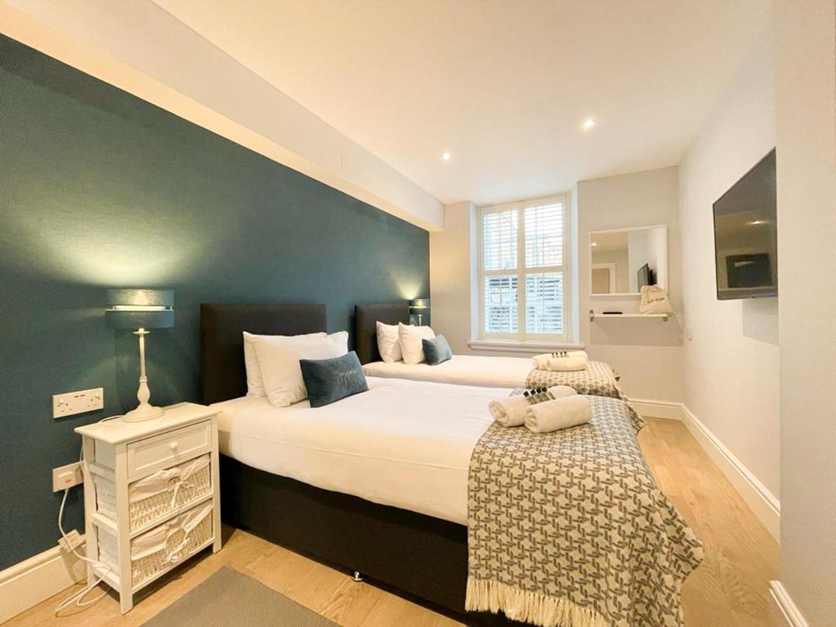 Modern 3 Bedroom Apartment, West End EDI