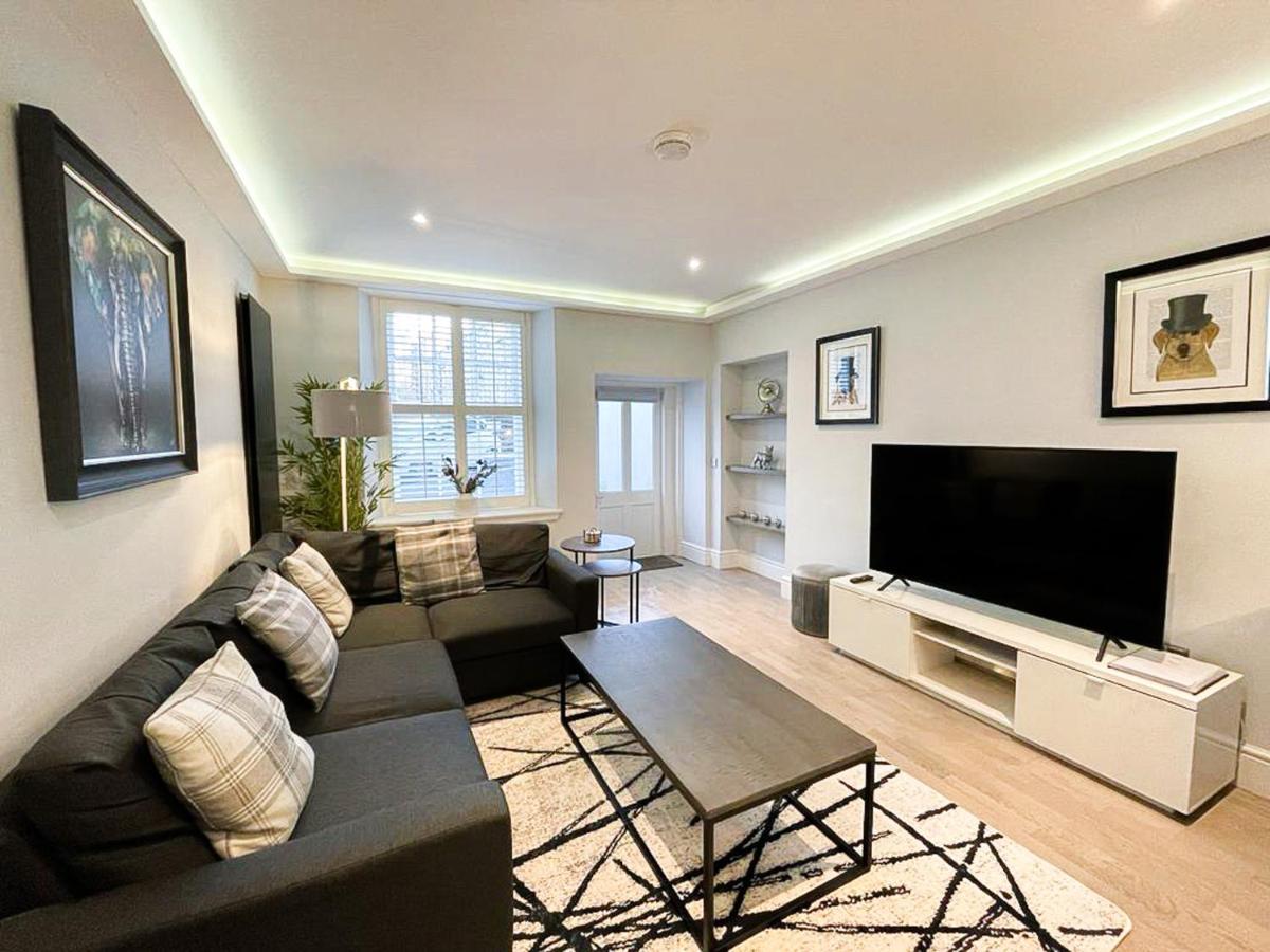 Modern 3 Bedroom Apartment, West End EDI