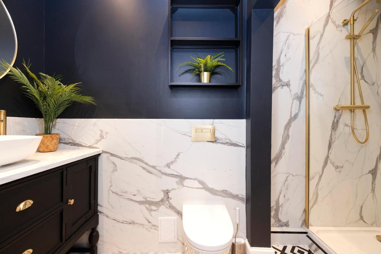 Joivy Bright And Modern Flat With Desk Apartment *