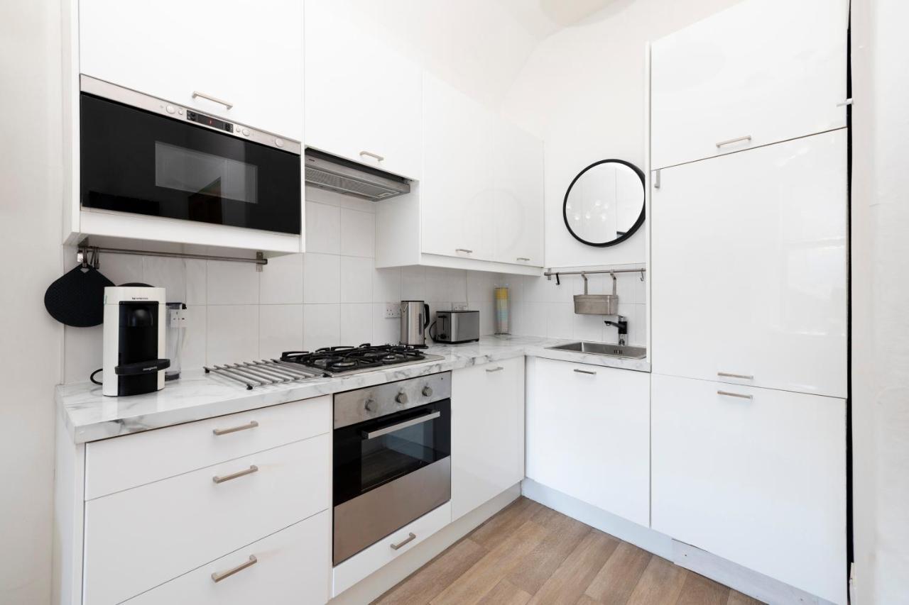Joivy Bright And Modern Flat With Desk Apartment *