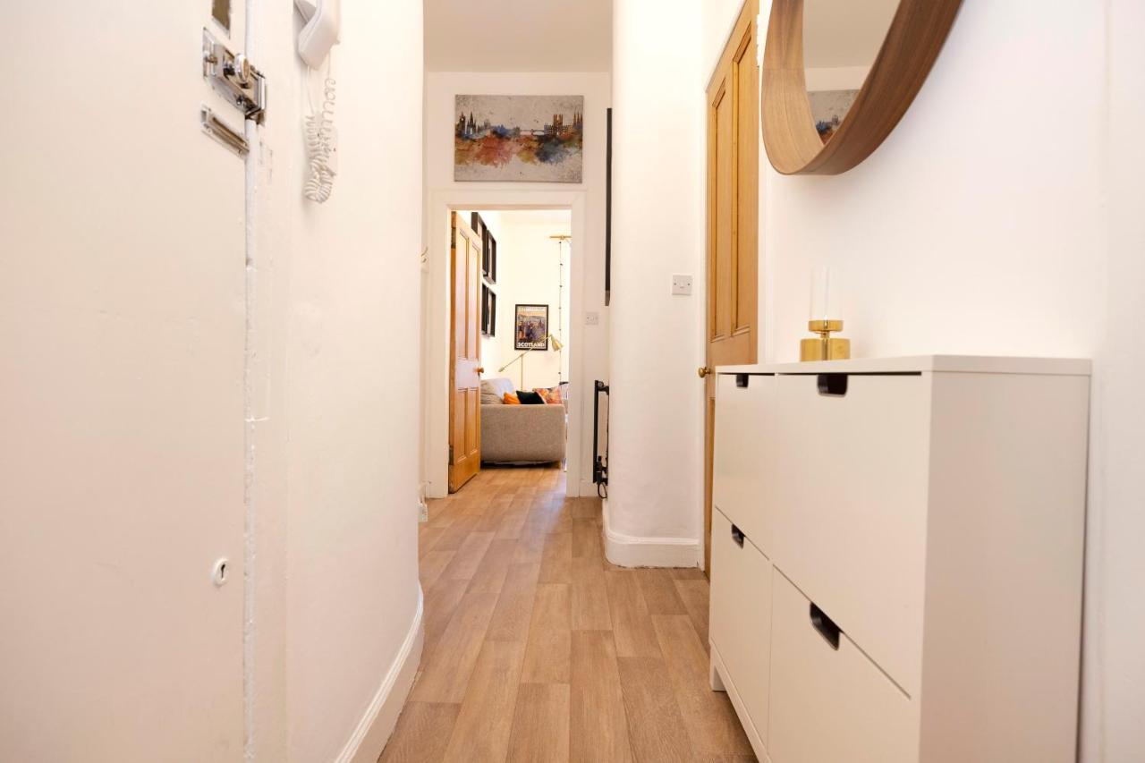 Joivy Bright And Modern Flat With Desk *