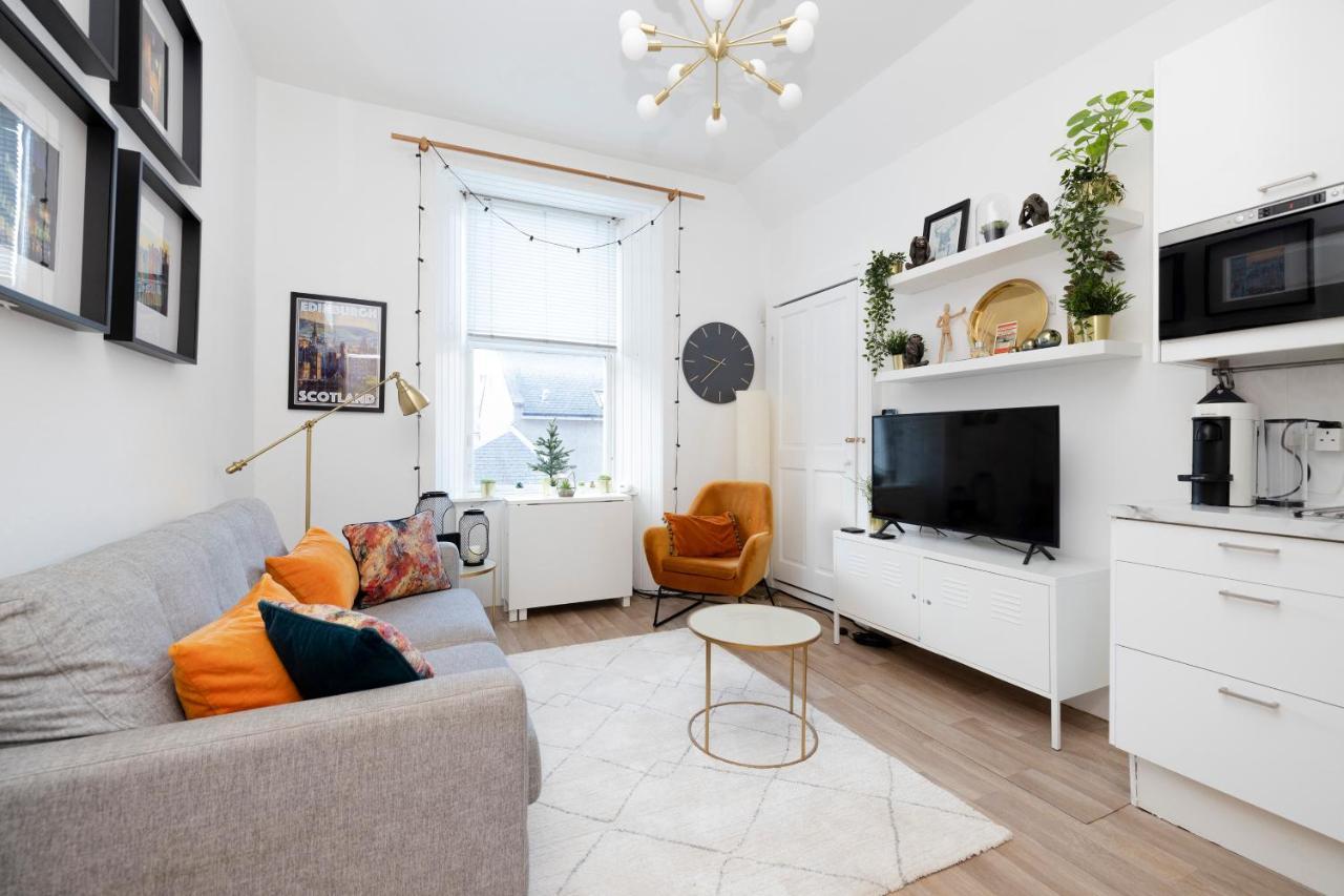 Joivy Bright And Modern Flat With Desk Apartment