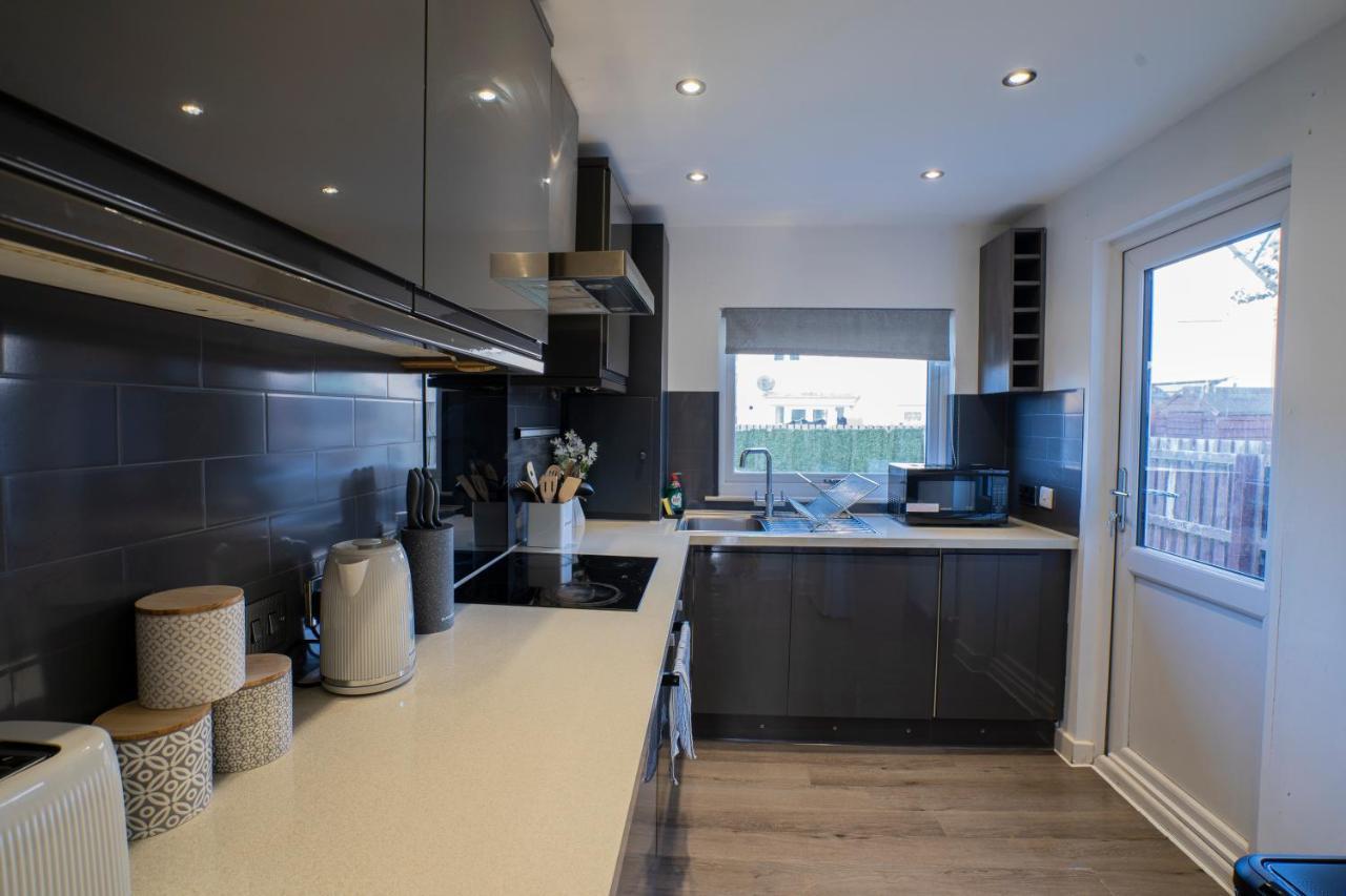 Appartement Spacious & Modern 3 Bedroom House - Free Parking - Front & Back Garden - Private Main Door Entrance