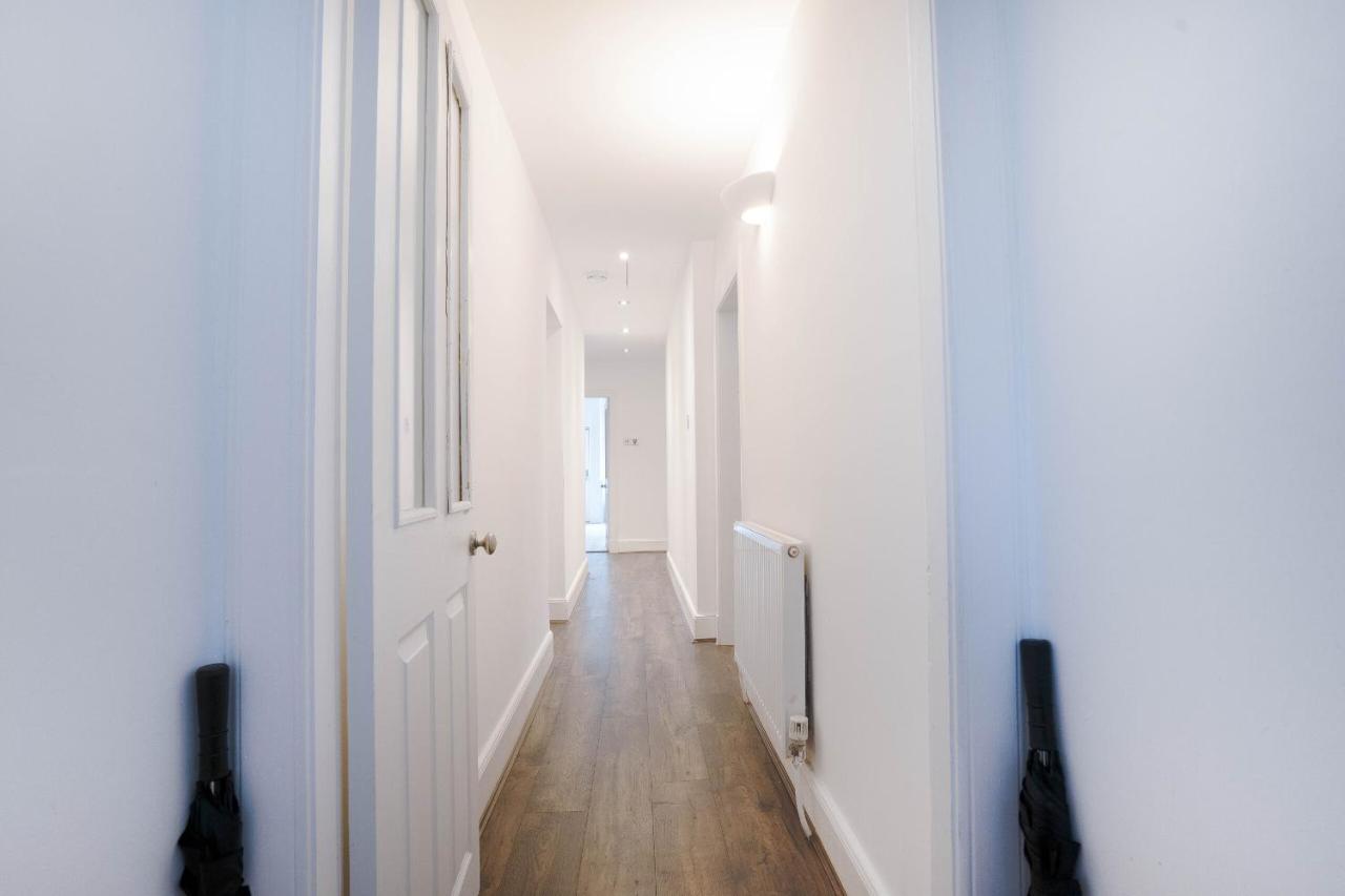 Apartment Special Basement Close To The Meadows