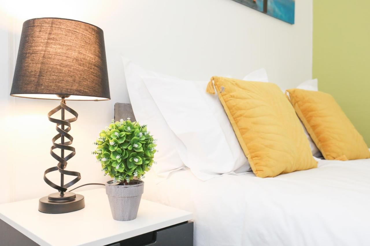 Gorgeous In Excellent Location - - Five Star Amenities Edinburgh