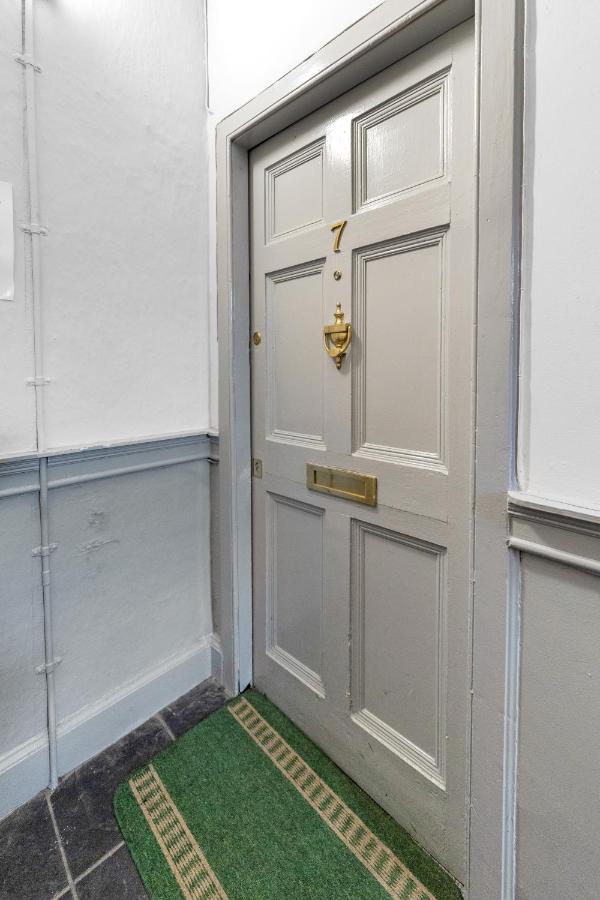 Unique 2 Bedroom Castle - Near Castle & Royal Mile *