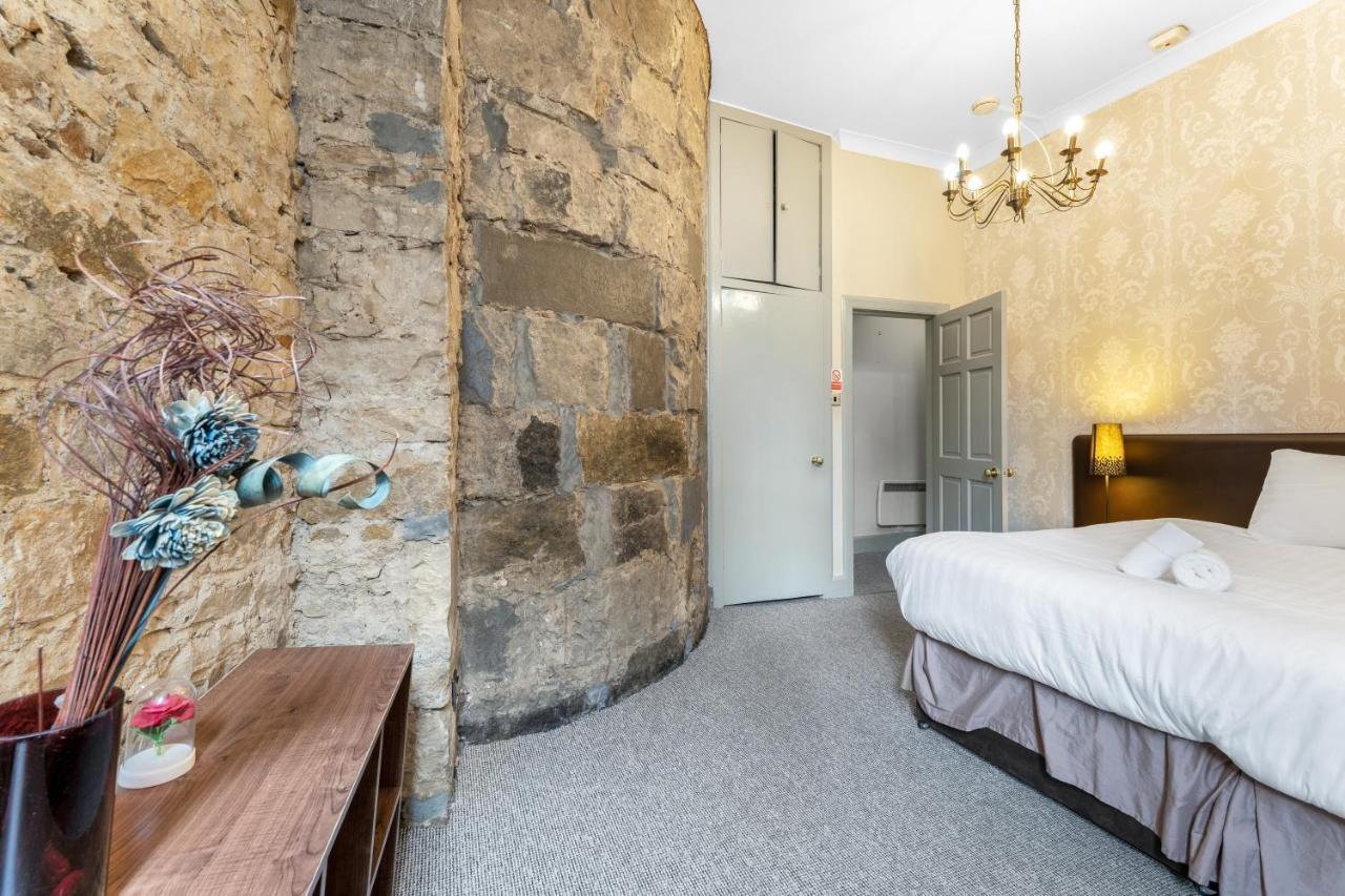 Unique 2 Bedroom Castle - Near Castle & Royal Mile EDI