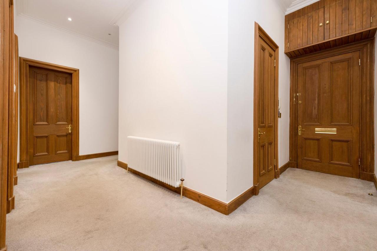 Joivy Spacious Near The Meadows Appartement