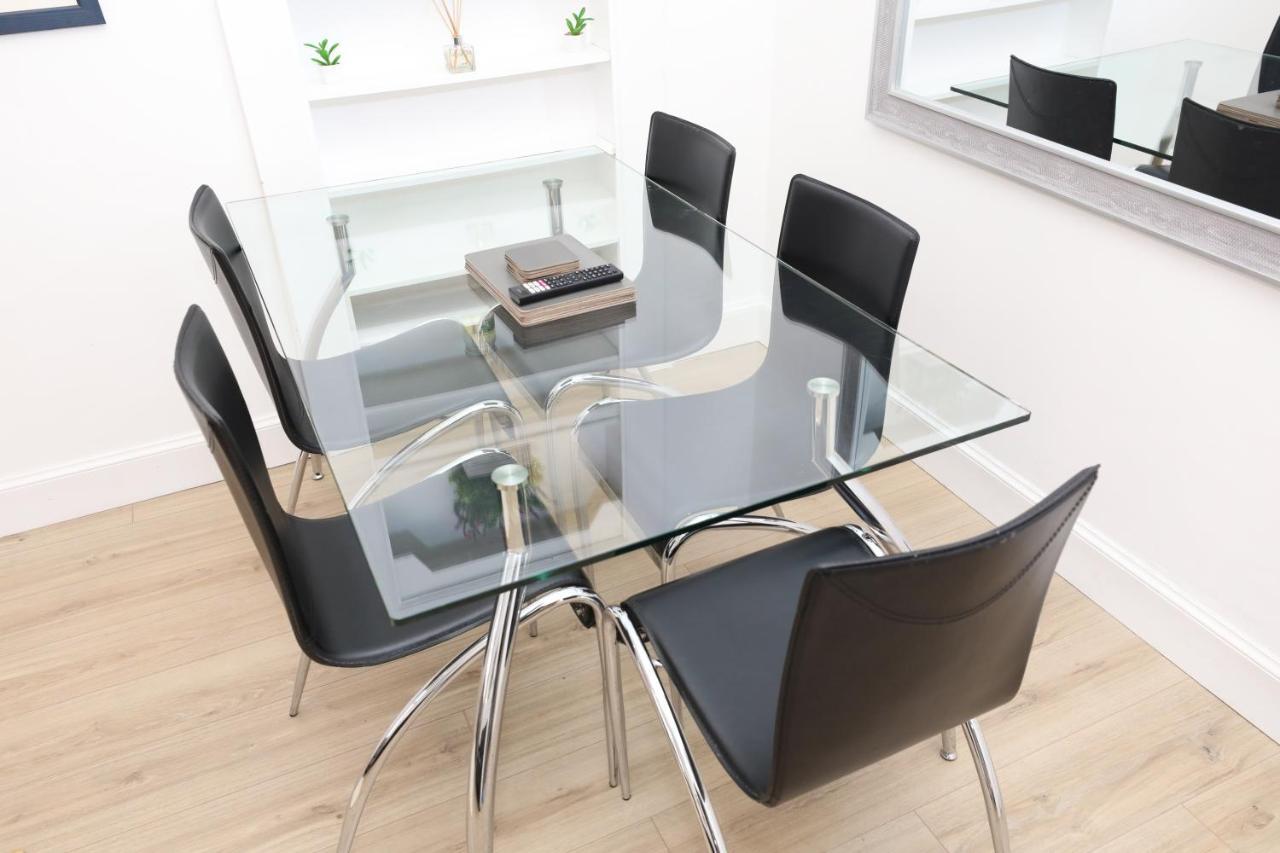 Guest house Gorgeous In Excellent Location - - Five Star Amenities