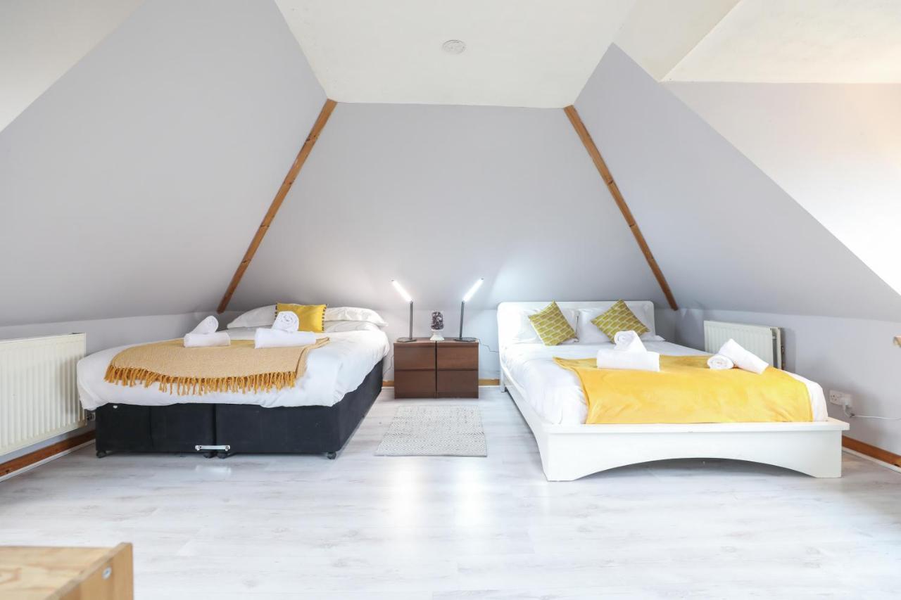 Beautiful 4 Bedroom - Ideal Location - Free Parking EDI