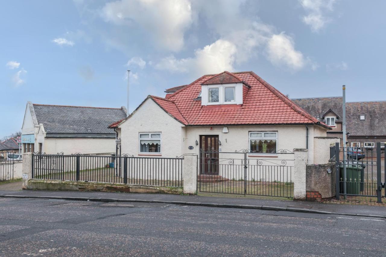 Beautiful 4 Bedroom - Ideal Location - Free Parking EDI