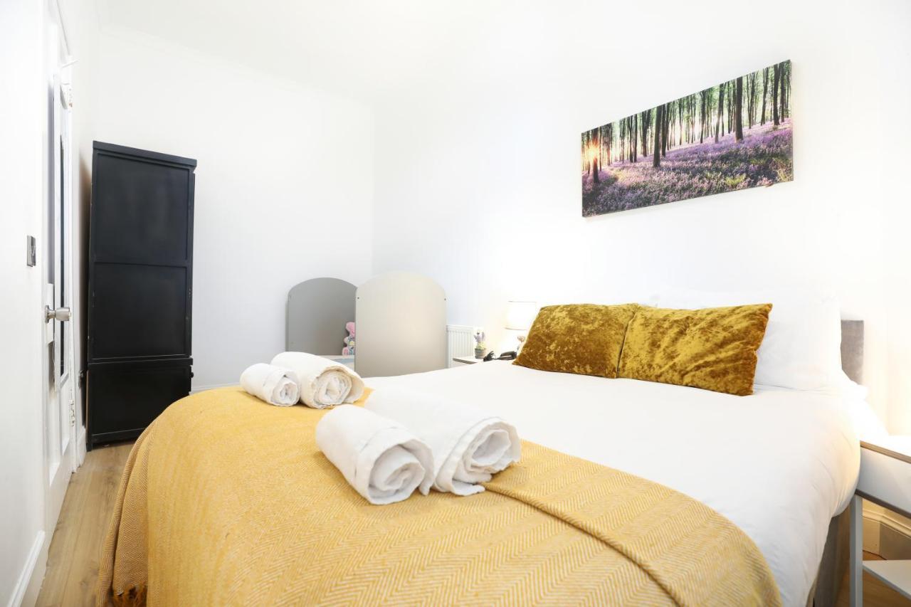Guest house Gorgeous In Excellent Location - - Five Star Amenities *