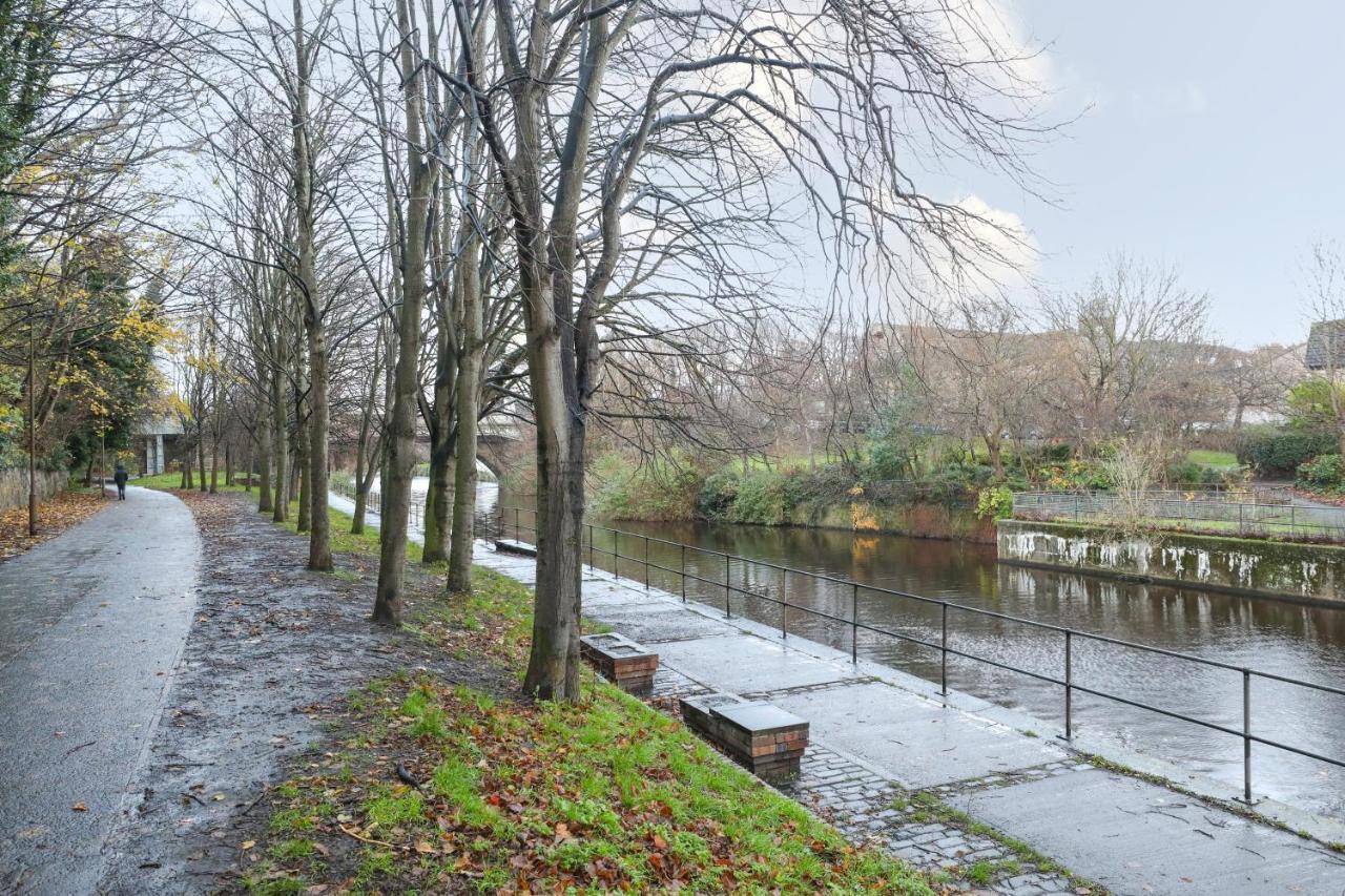Gorgeous In Excellent Location - - Five Star Amenities * Edinburgh