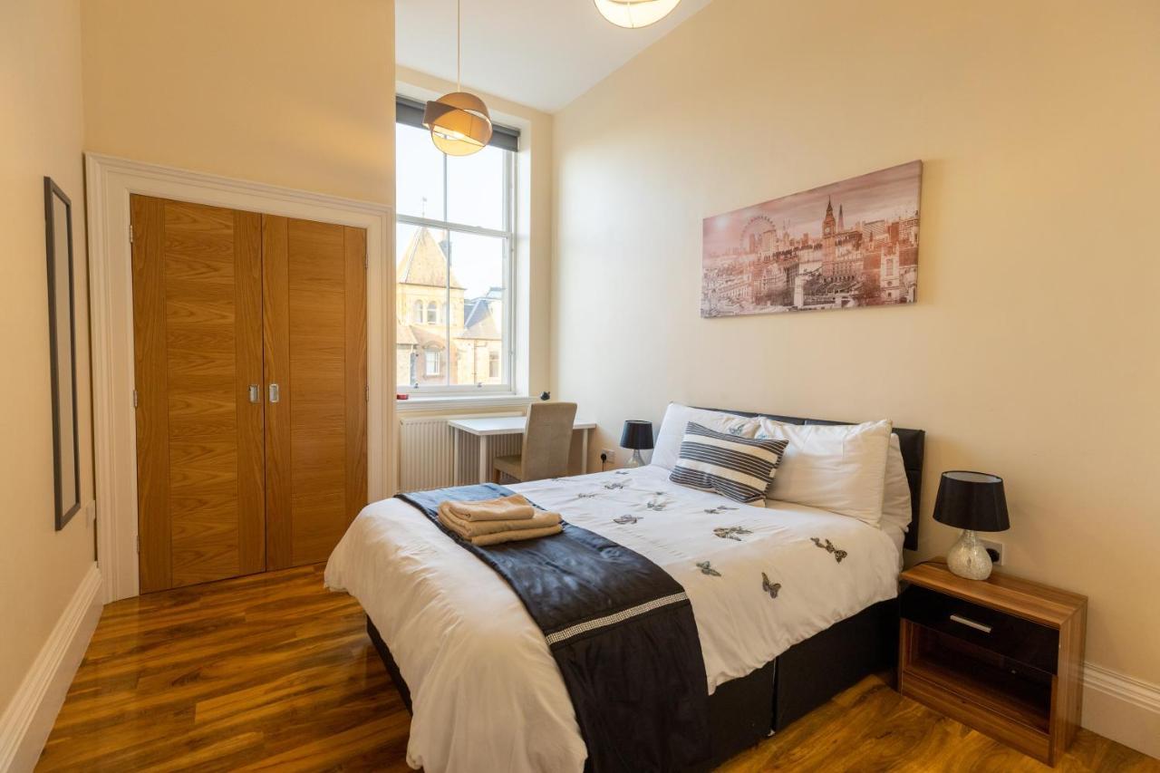 New 2 Bed With Stunning Views Of Arthur Seat Mountain *