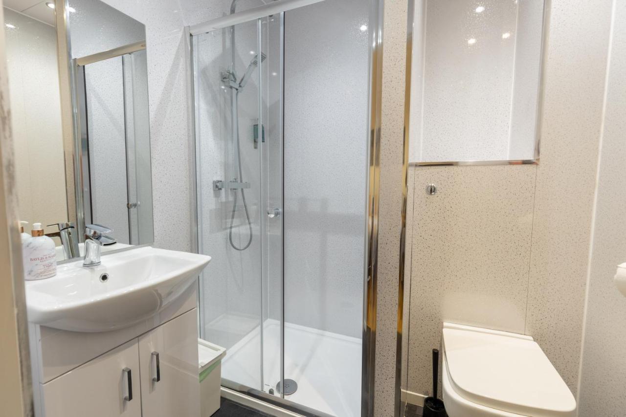 New 2 Bed With Stunning Views Of Arthur Seat Mountain Apartment