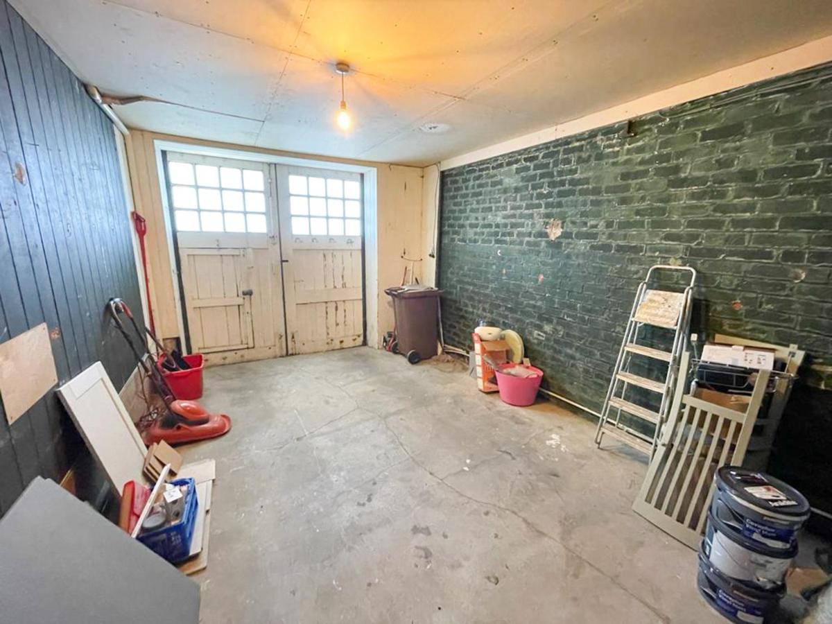 Sophisticated 3br With Garden, Quiet New Town Lane Appartement