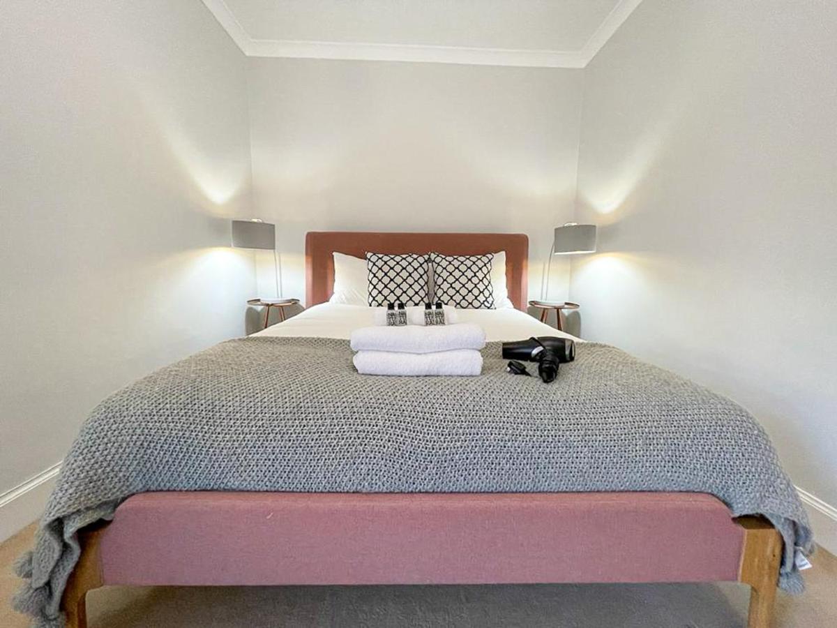 Sophisticated 3br With Garden, Quiet New Town Lane Appartement *