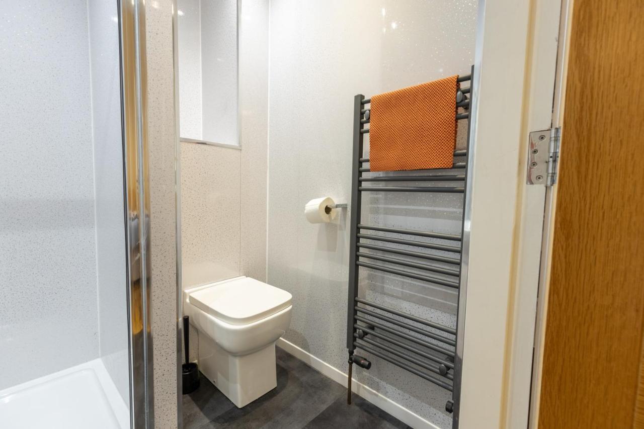New 2 Bed With Stunning Views Of Arthur Seat Mountain Apartment *