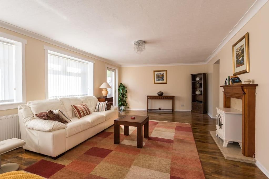 Cosy & Bright Semi-detached House Appartement *