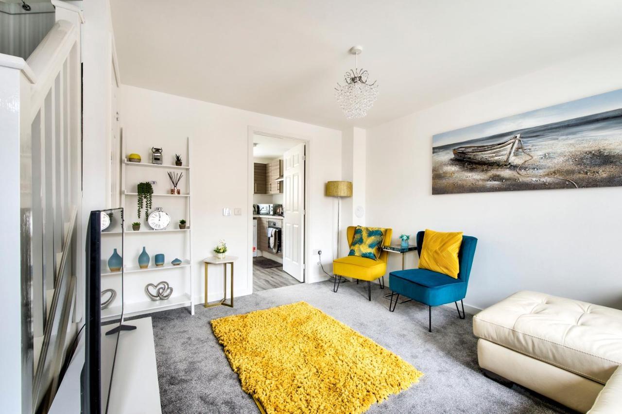 2-bedroom With Private Garden & Parking Holiday home Edinburgh