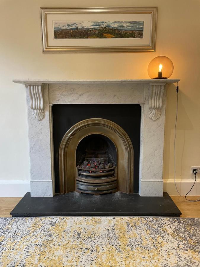 Fantastic Location 10 Mins To Princes Street- 15 To Royal Mile- Main Door-patio * Édimbourg