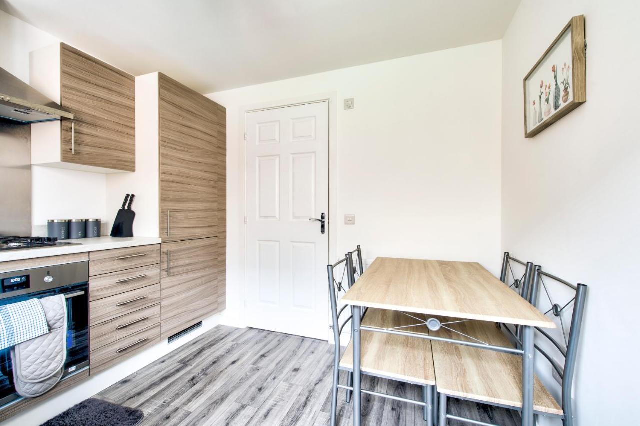 2-bedroom With Private Garden & Parking Holiday home Edinburgh