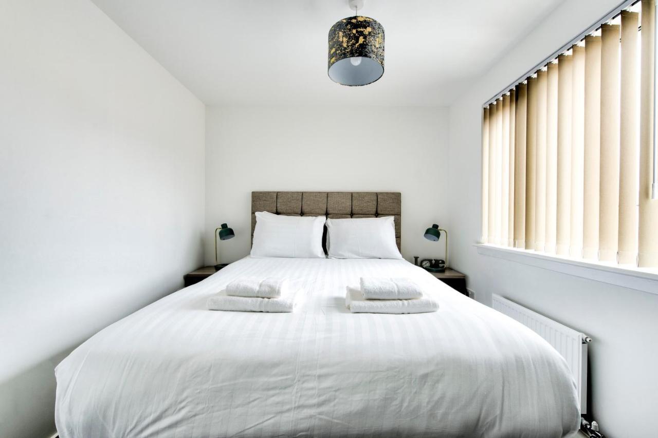 2-bedroom With Private Garden & Parking Holiday home Edinburgh