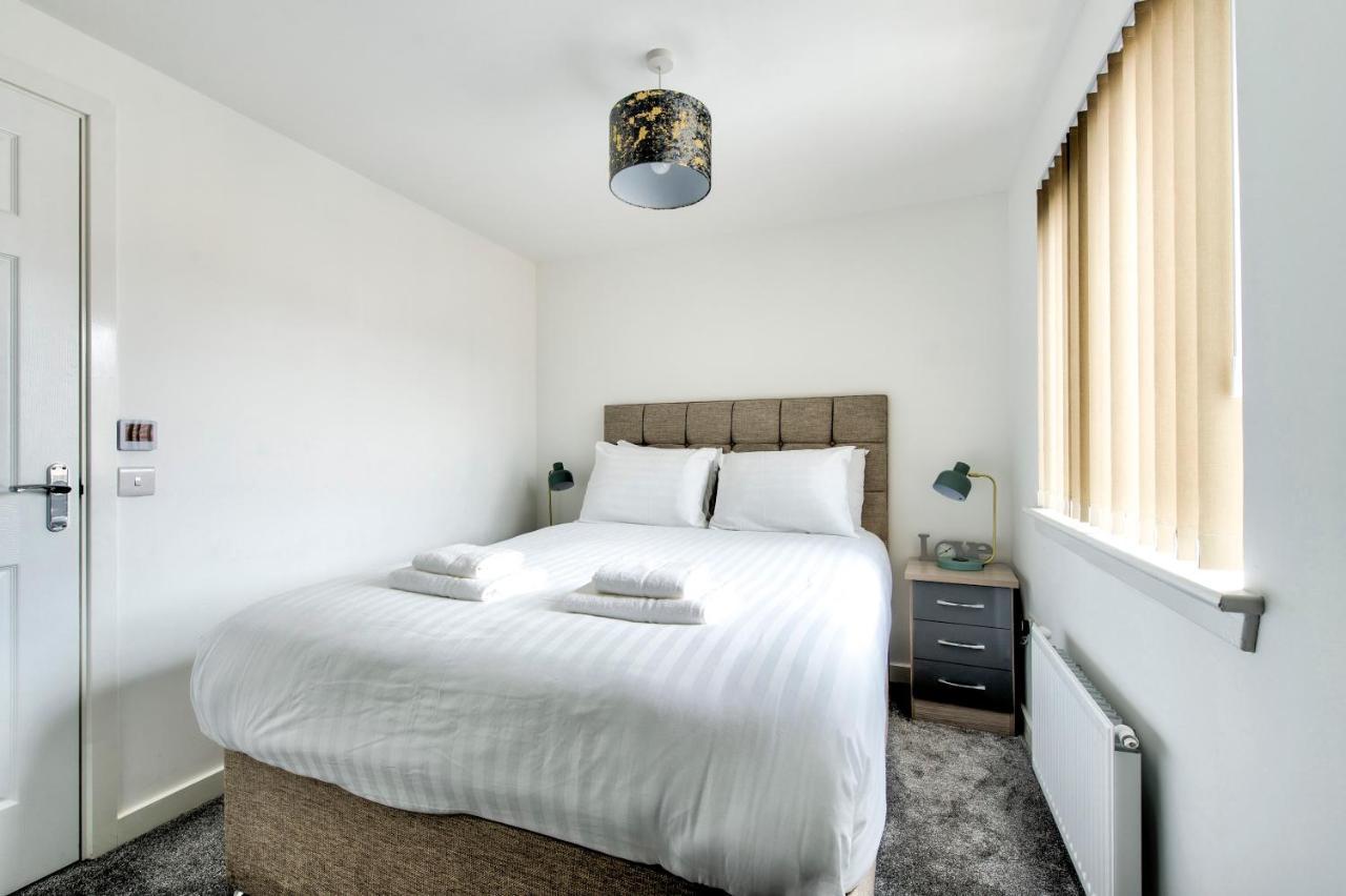 2-bedroom With Private Garden & Parking Holiday home *