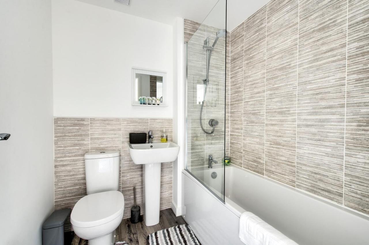 2-bedroom With Private Garden & Parking Holiday home Edinburgh
