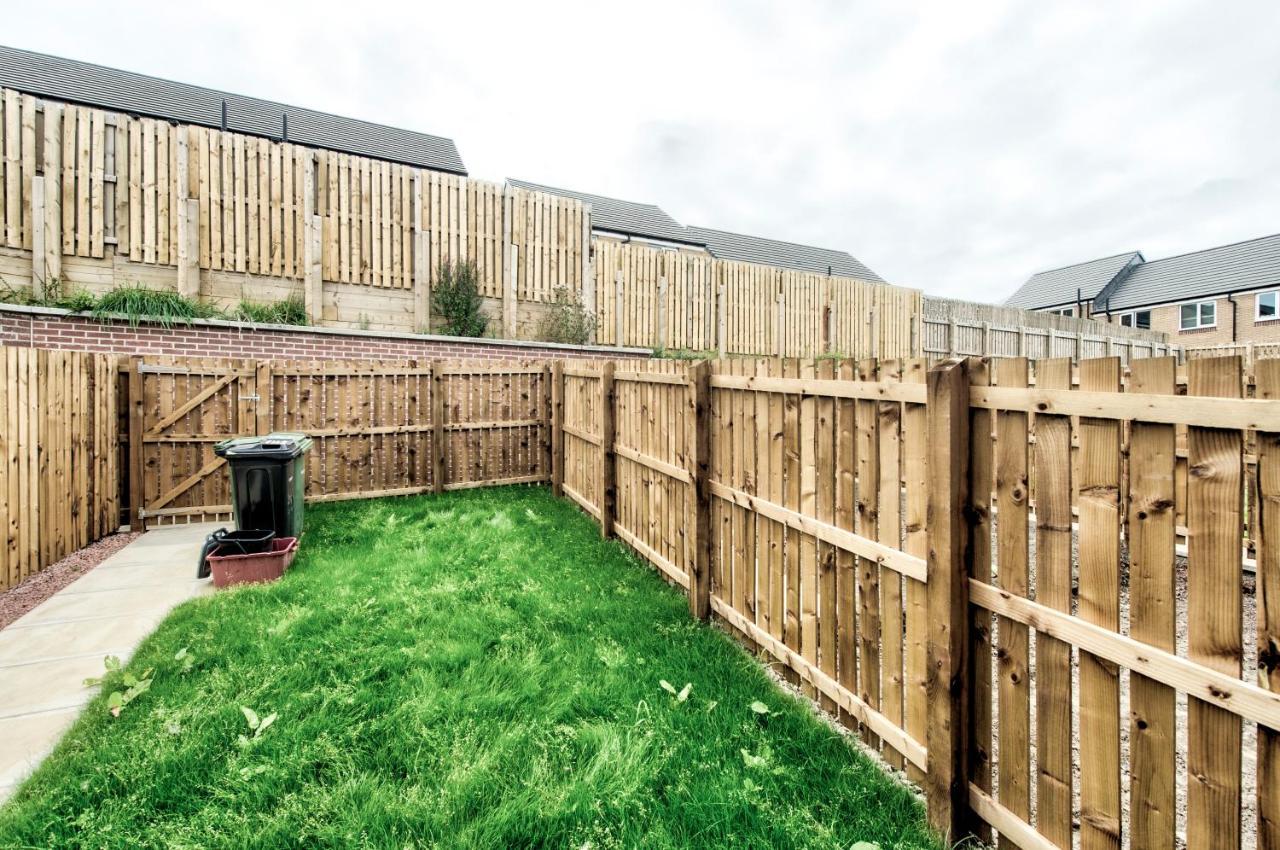 2-bedroom With Private Garden & Parking *