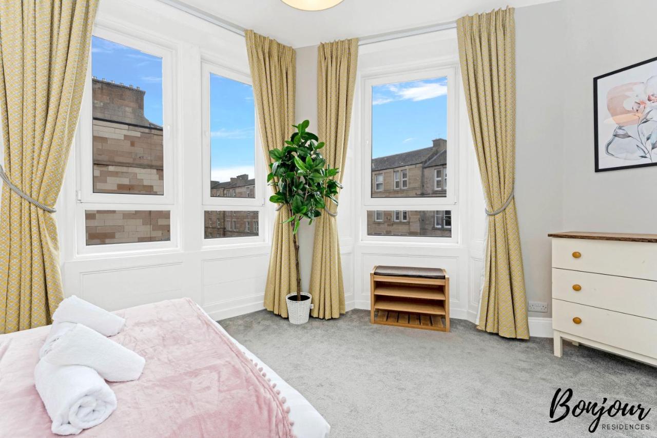 Mabillon - Gorgeous-haymarket, City Centre-free Parking By Bonjour Residences Apartment *