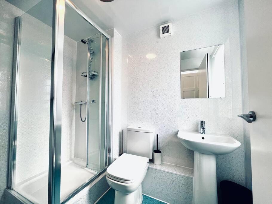 Luxe 4 Bedroom Centre House *