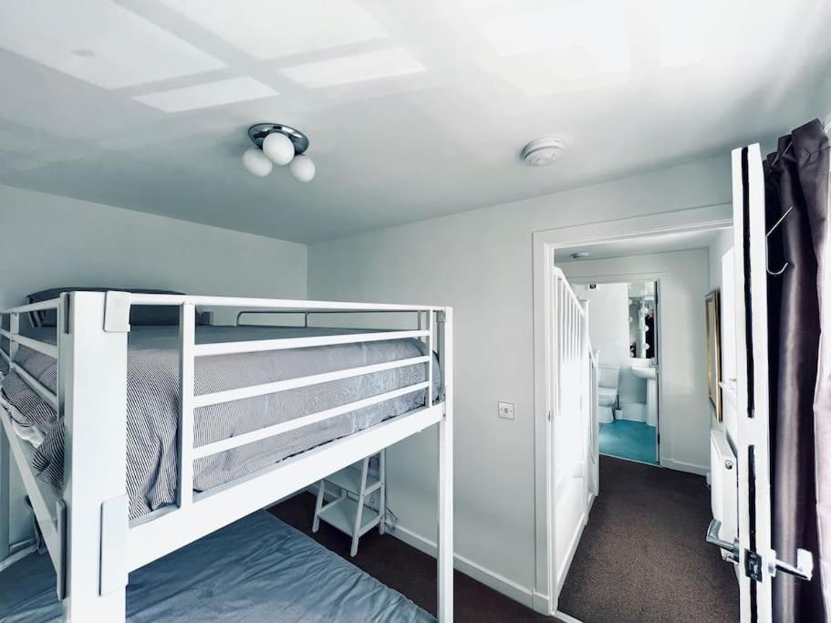 Vakantiehuis Luxe 4 Bedroom Centre House