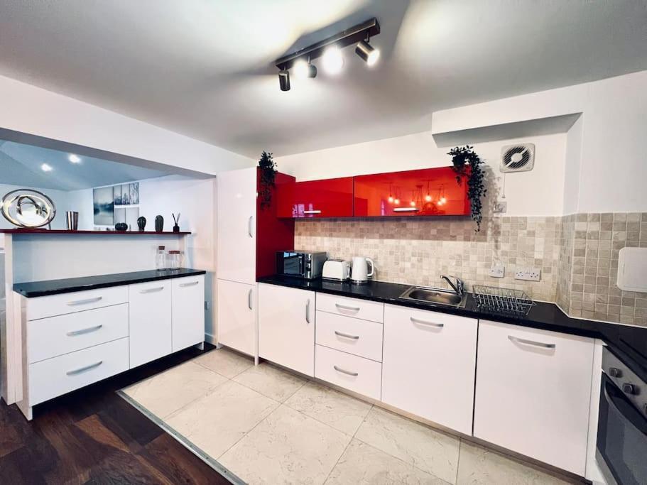 Luxe 4 Bedroom Centre House Vakantiehuis EDI