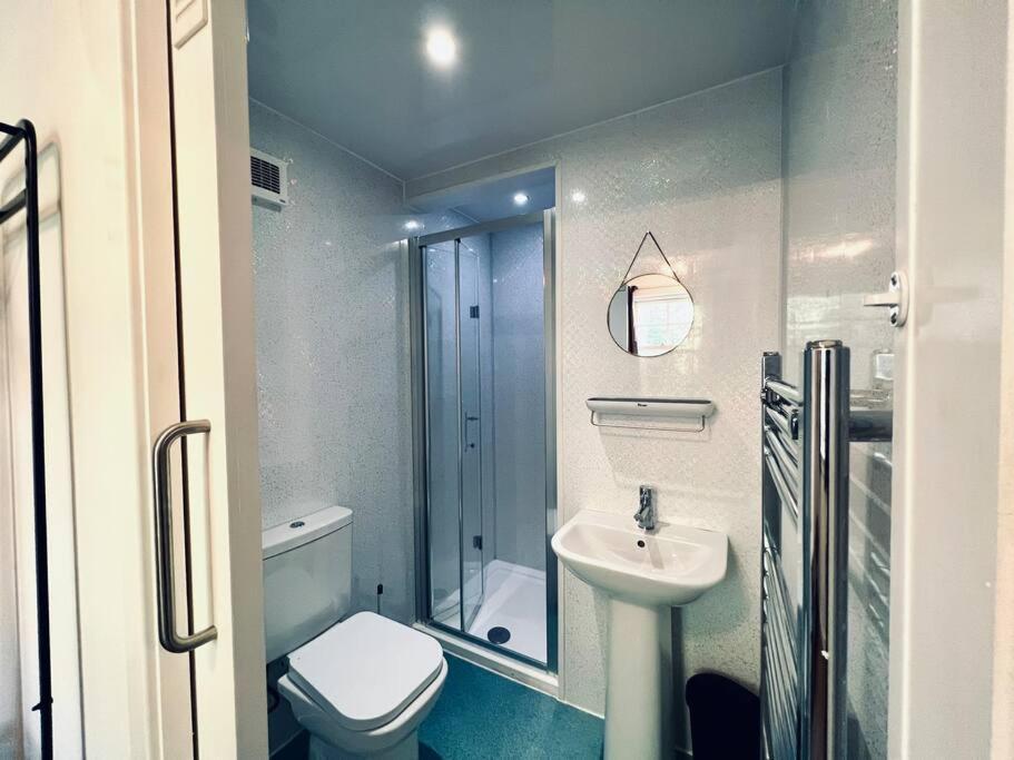 Luxe 4 Bedroom Centre House *