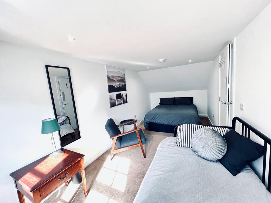 Luxe 4 Bedroom Centre House EDI
