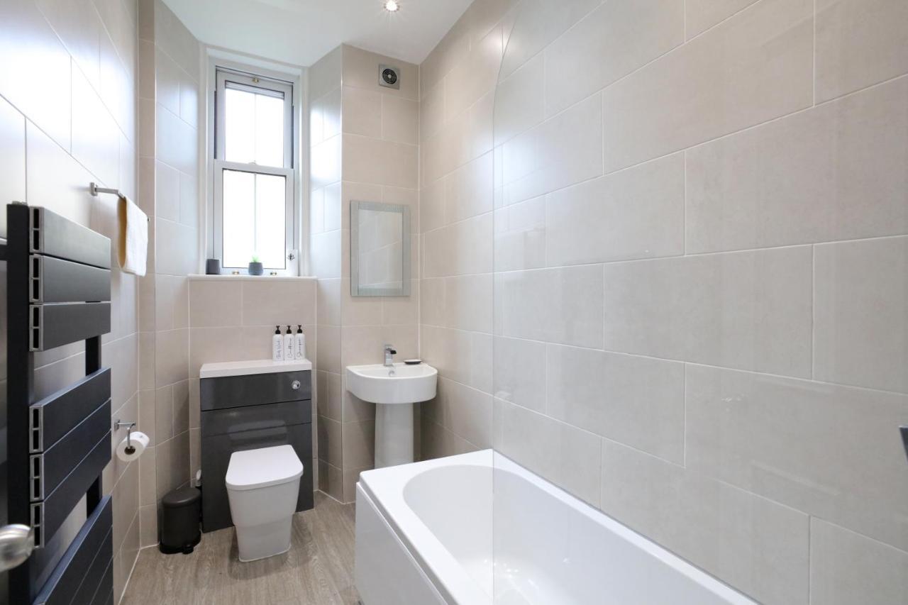 Sleeps 6 Free Parking EDI