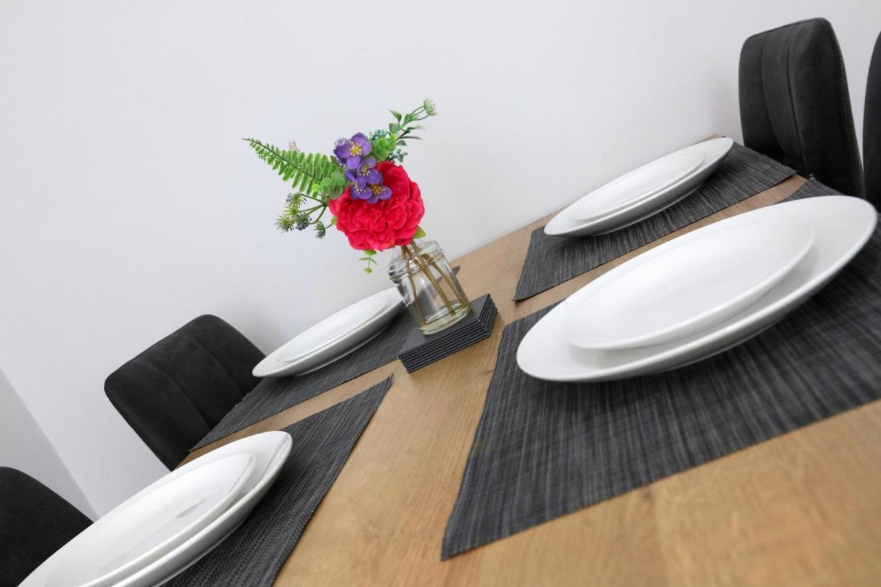 Sleeps 6 Free Parking Appartement *