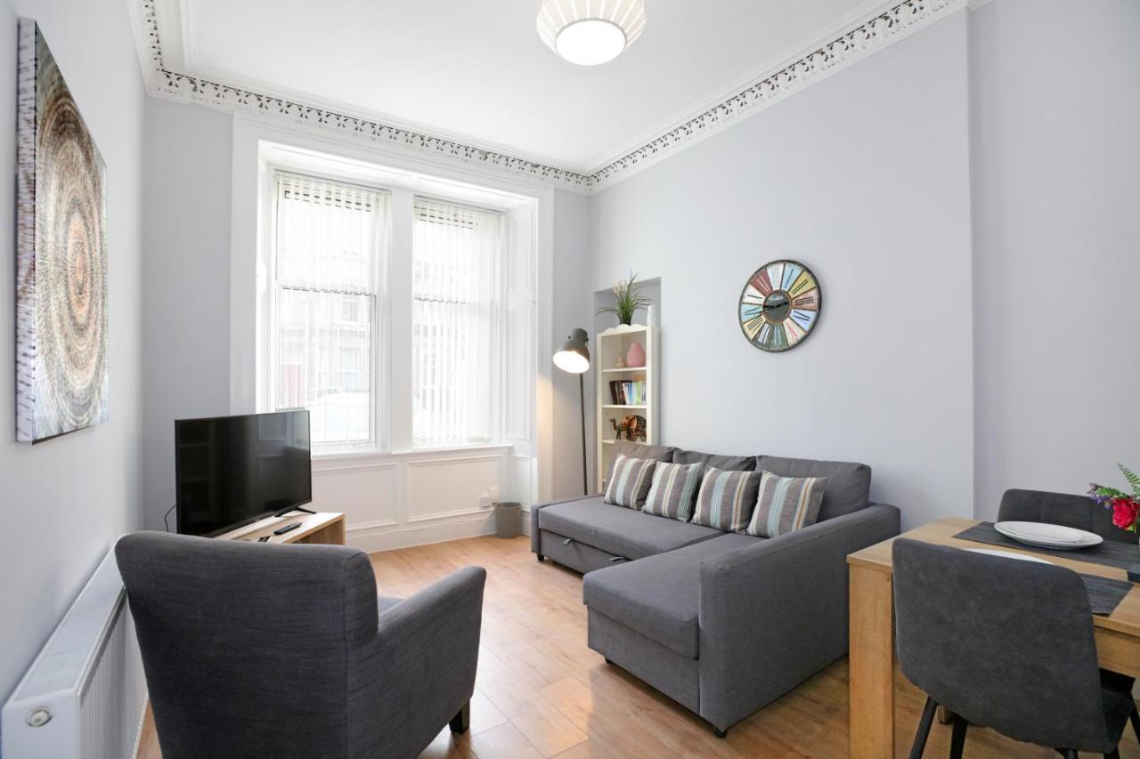 Sleeps 6 Free Parking Appartement